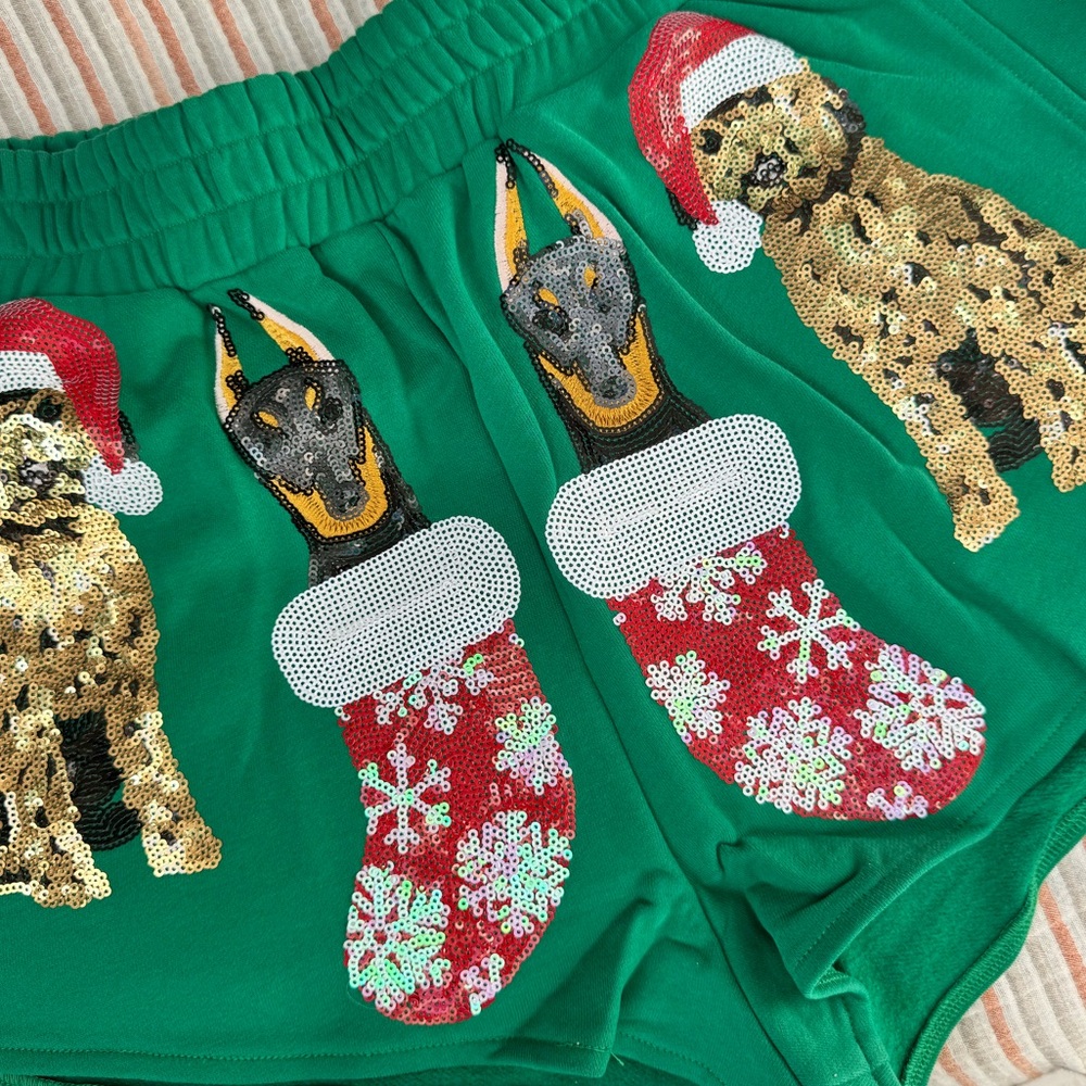 NWOT QUEEN OF SPARKLES QOS Christmas Puppy Shorts